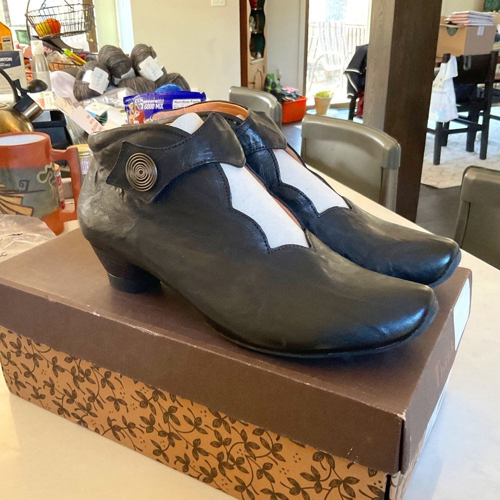 Think! Aida bootie/shoe 41/10
